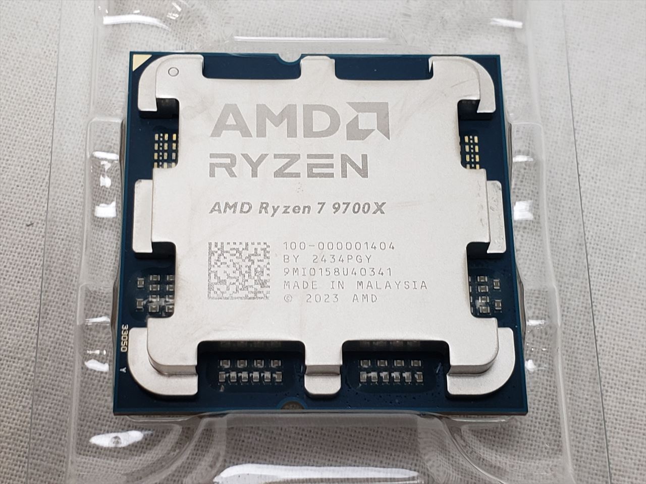AMD 【バルク新品】 Ryzen 7 9700X 100-000001404 3.8GHz Socket
