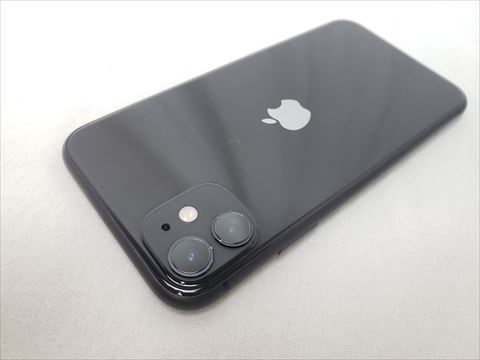 iPhone11 64GB ブラック /MHDA3J/A au 【SIMロック解除品】 各サイトで併売につき売切れのさいはご容赦願います。