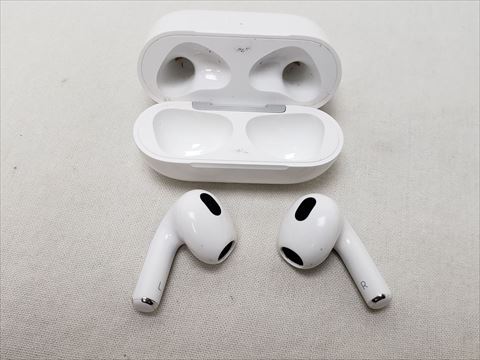 AirPods 第3世代 MME73J/A 各サイトで併売につき売切れのさいはご容赦願います。