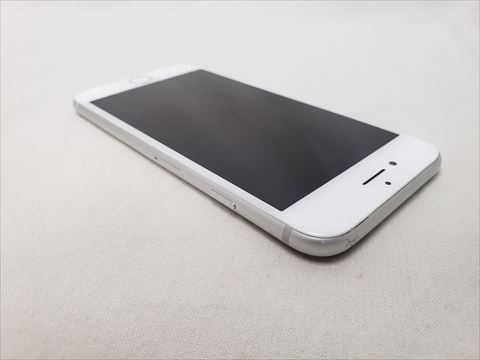 iPhone8 64GB シルバー /MQ792J/A softbank 【SIMロック解除品】 各サイトで併売につき売切れのさいはご容赦願います。