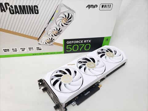 [保証確認] ZT-5070-12G-APW/ZT-B50700FQ-10P ZOTAC GAMING GeForce RTX 5070 AMP White Edition 各サイトで併売につき売切れのさいはご容赦願います。