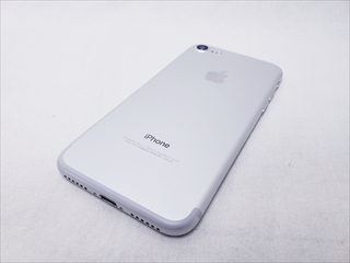 iPhone7 32GB シルバー /MNCF2J/A docomo 各サイトで併売につき売切れのさいはご容赦願います。