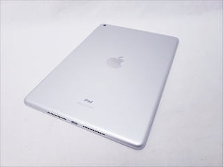 iPad（第8世代/2020） Wi-Fi 32GB シルバー /MYLA2J/A 各サイトで併売につき売切れのさいはご容赦願います。