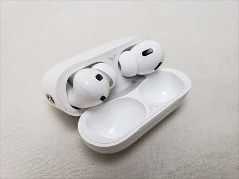 AirPods Pro (2023/第2世代) MagSafe充電ケース(USB-C)付 MTJV3J/A 各サイトで併売につき売切れのさいはご容赦願います。