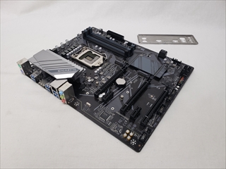 Z590 D 各サイトで併売につき売切れのさいはご容赦願います。