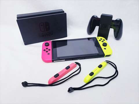 Nintendo Switch Joy-Con(L) ネオンレッド/(R) ネオンイエロー HAC-001 各サイトで併売につき売切れのさいはご容赦願います。