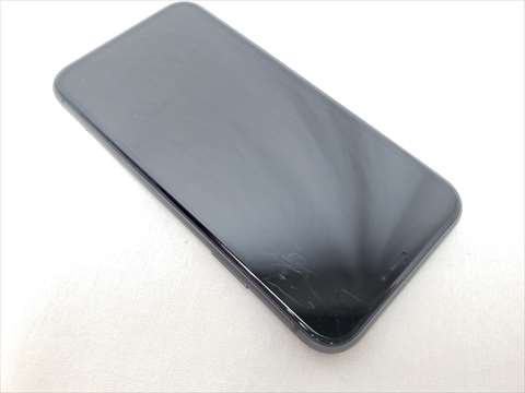 iPhone11 64GB ブラック /MHDA3J/A au 【SIMロック解除品】 各サイトで併売につき売切れのさいはご容赦願います。