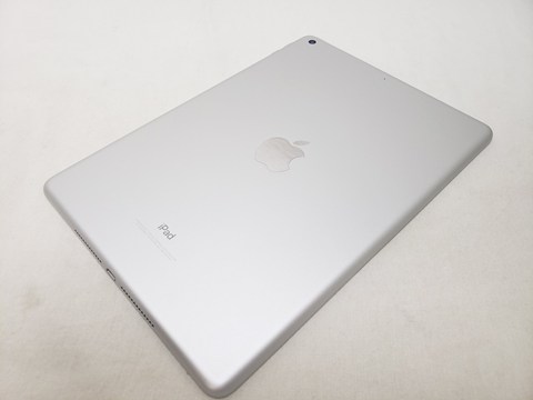 iPad（第6世代/2018） Wi-Fi 128GB シルバー /MR7K2J/A 各サイトで併売につき売切れのさいはご容赦願います。