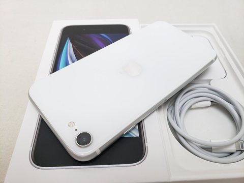 iPhoneSE （第2世代） 128GB ホワイト /MHGU3J/A 【国内版 SIMFREE】 各サイトで併売につき売切れのさいはご容赦願います。