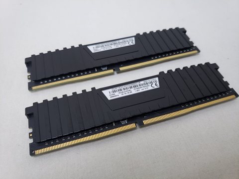 CMK16GX4M2A2666C16 /バルク 各サイトで併売につき売切れのさいはご容赦願います。