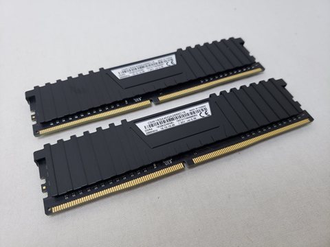 CMK16GX4M2A2666C16 /バルク 各サイトで併売につき売切れのさいはご容赦願います。