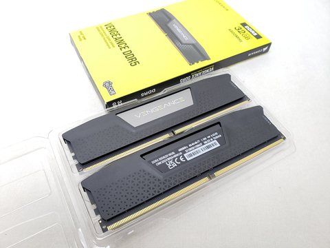 CMK32GX5M2A4800C40 各サイトで併売につき売切れのさいはご容赦願います。