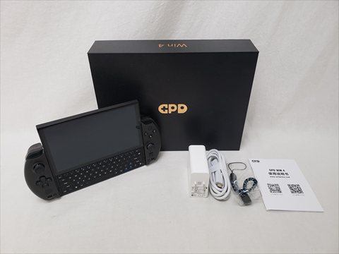 GPD WIN4 （Ryzen7-6800U/6.0/32GB/1TB） 各サイトで併売につき売切れのさいはご容赦願います。