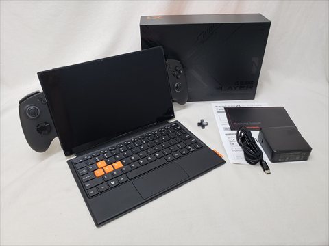 ONEXPLAYER X1 AMD 3in1 （Ryzen7-8840U/10.9/32GB/2TB） 各サイトで併売につき売切れのさいはご容赦願います。