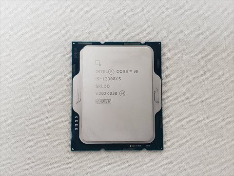 Core i9-12900KS バルク (P-core 8(3.4GHz)+E-core 8(2.5GHz)/24スレッド/Smart Cache 30MB/TDP150W） 各サイトで併売につき売切れのさいはご容赦願います。