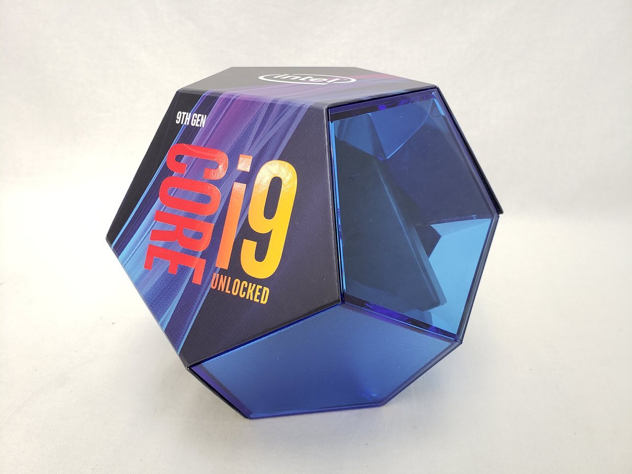 Core i9-9900K BOX (3.60GHz/ターボブースト時5.00GHz/8-core 16
