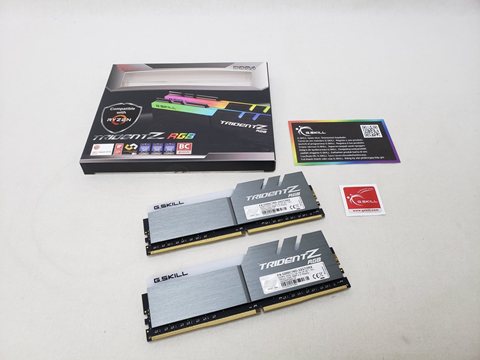 F4-3200C16D-32GTZRX 各サイトで併売につき売切れのさいはご容赦願います。