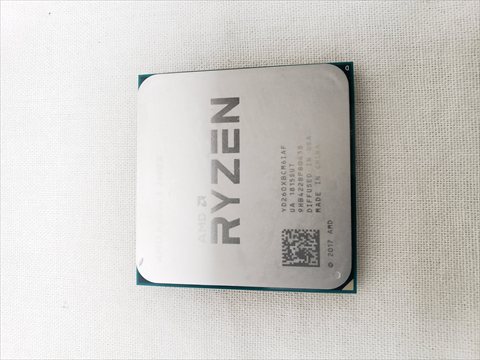 Ryzen 5 2600X with Wraith Spire cooler (6-core 12-thread/3.6GHz/4.2GHz/Total Cache 19MB/TDP95W) 各サイトで併売につき売切れのさいはご容赦願います。