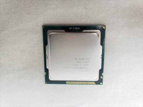 Core i3-2120 バルク (3.30GHz/ターボブーストなし/2-core 4-thread/L2=256kB x2 L3=3MB/TDP65W/HD Graphics 2000) 各サイトで併売につき売切れのさいはご容赦願います。