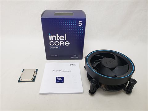 Core Ultra 5 235 (3.4(5)/2.9(4.4)GHz / 14(6+8)コア 14スレッド / スマートキャッシュ(L3)24MB / トータルL2キャッシュ26MB / Intel Graphics / プロセッサーベースパワー65W / Max Turbo Power121W / vPro対応) 各サイトで併売につき売切れのさいはご容赦願います。