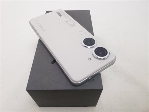 Zenfone9 8GB/256GB  ムーンライトホワイト/ZF9-WH8S256 【 国内版SIMフリー 】 各サイトで併売につき売切れのさいはご容赦願います。