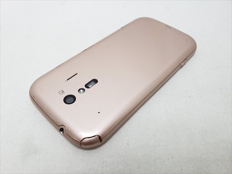 F-01L ゴールド /らくらくスマートフォン me 【docomo SIMロック版】 各サイトで併売につき売切れのさいはご容赦願います。