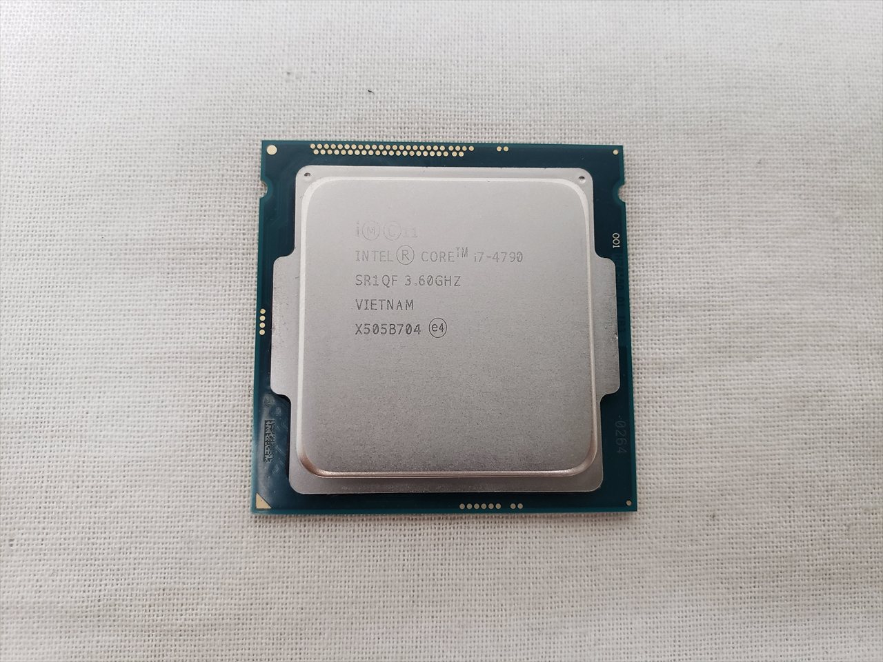 Core i7-4790 バルク (3.60GHz/ターボブースト時4.00GHz/4-core 8