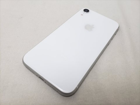 iPhoneXR 128GB ホワイト /MT0J2J/A softbank 【SIMロック解除品】 各サイトで併売につき売切れのさいはご容赦願います。