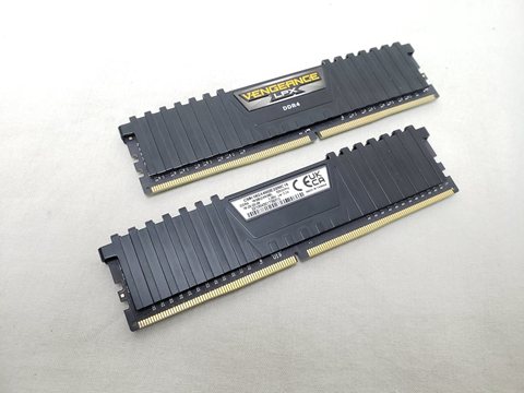 CMK16GX4M2E3200C16 /バルク 各サイトで併売につき売切れのさいはご容赦願います。