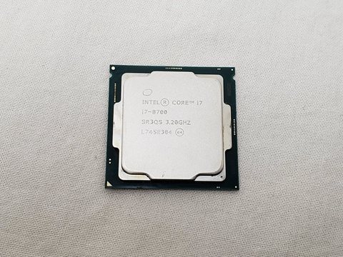 Core i7-8700 バルク (3.20GHz/ターボブースト時4.60GHz/6-core 12-thread/Total Cache 12MB/TDP65W/UHD Graphics 630) 各サイトで併売につき売切れのさいはご容赦願います。