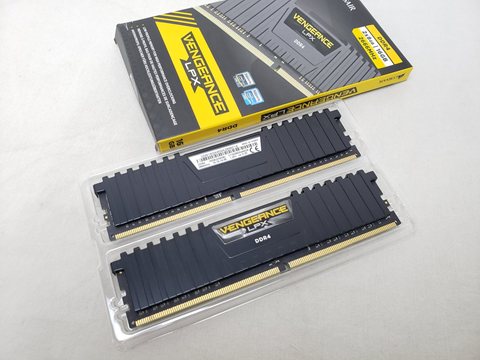 CMK16GX4M2A2666C16 各サイトで併売につき売切れのさいはご容赦願います。