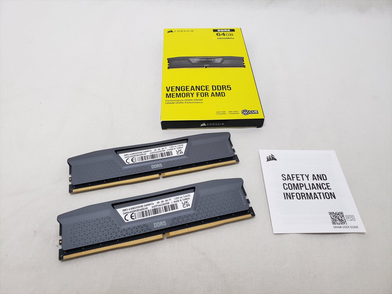 CMK64GX5M2B5600Z40 ☆こちらのメモリだけでの販売はできません、PC