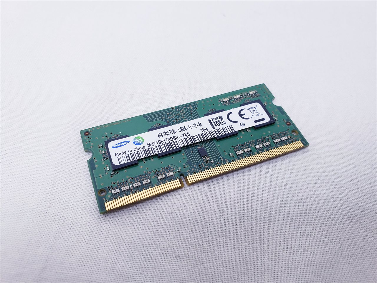 中古】「非常に良い」Micron 4?GB SODIMMノートパソコンメモリ