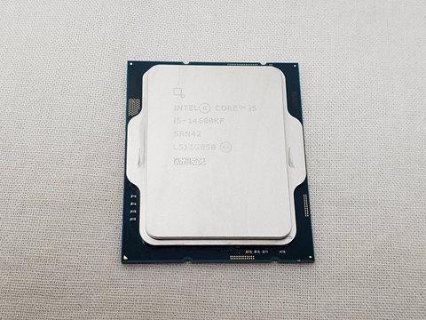 Core i5-14600KF バルク 3.5(5.3)/2.6(4.0)GHz /14(6+8)コア 20スレッド/スマートキャッシュ24M/TDP125W 各サイトで併売につき売切れのさいはご容赦願います。