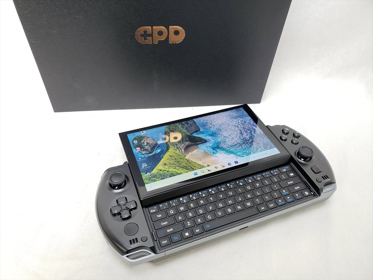 GPD Win4 (6800U/32GB/2TB) おまけ付き 即発送 最安値 ケース付 GPD WIN4 2TB 32GB 6800U 即発送 最安値