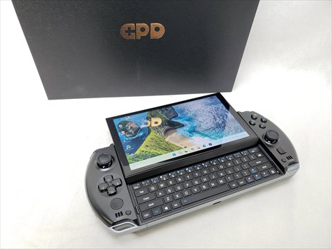 GPD WIN4 （Ryzen7-6800U/6.0/32GB/2TB） 各サイトで併売につき売切れのさいはご容赦願います。