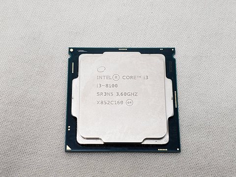 Core i3-8100 バルク (3.60GHz/ターボブーストなし/4-core 4-thread/Total Cache 6MB/TDP65W/UHD Graphics 630) 各サイトで併売につき売切れのさいはご容赦願います。