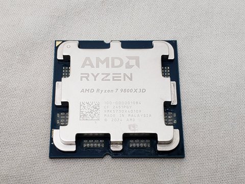 Ryzen7 9800X3D バルク (8C/16T、4.7Ghz(最大5.2)、120W、L2+L3 Cache 104MB、Radeon Graphics) 各サイトで併売につき売切れのさいはご容赦願います。