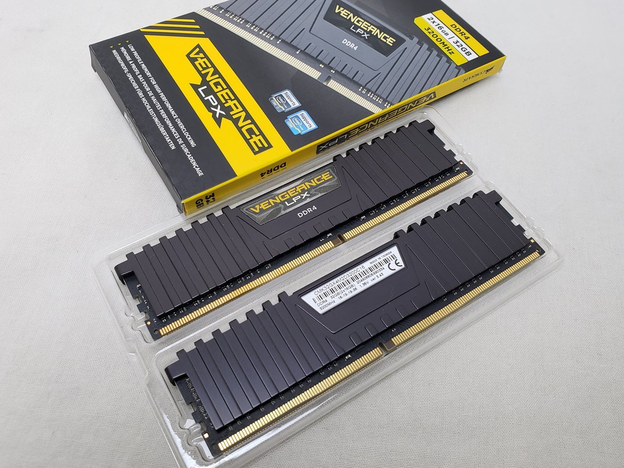 CMK32GX4M2D3200C16 各サイトで併売につき売切れのさいはご容赦願い