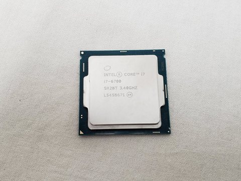 Core i7-6700 バルク (3.40GHz/ターボブースト時4.00GHz/4-core 8-thread/Total Cache 8MB/TDP65W/HD Graphics 530) 各サイトで併売につき売切れのさいはご容赦願います。