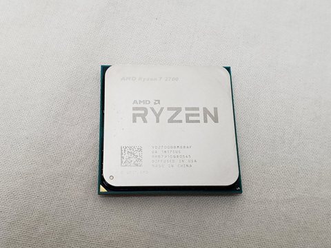 Ryzen 7 2700 バルク (8-core 16-thread/3.2GHz/4.1GHz/Total Cache 20MB/TDP65W) 各サイトで併売につき売切れのさいはご容赦願います。
