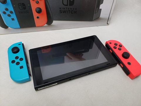 Nintendo Switch Joy-Con(L) ネオンブルー/(R) ネオンレッド HAC-S-KABAA 各サイトで併売につき売切れのさいはご容赦願います。