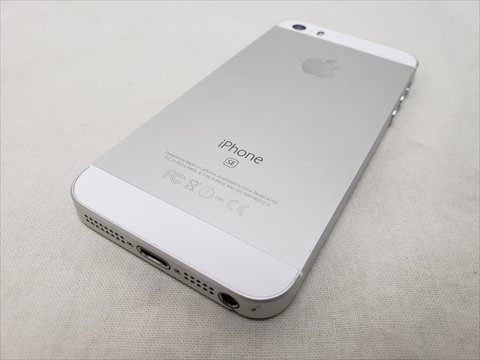 iPhoneSE 64GB シルバー /MLM72J/A docomo 【SIMロック解除品】 各サイトで併売につき売切れのさいはご容赦願います。