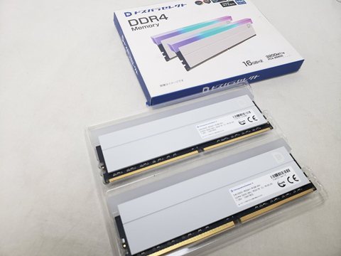 D4D3200-16G2A1-RGB-WH 各サイトで併売につき売切れのさいはご容赦願います。