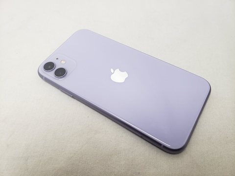 iPhone11 128GB パープル /MWM52J/A au 【SIMロック解除品】 各サイトで併売につき売切れのさいはご容赦願います。