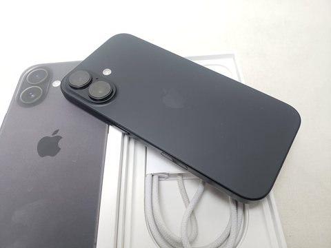 iPhone16 128GB ブラック /MYDQ3J/A 【国内版 SIMFREE】 各サイトで併売につき売切れのさいはご容赦願います。