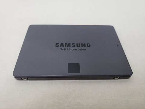 860 QVO MZ-76Q1T0B/IT 各サイトで併売につき売切れのさいはご容赦願います。