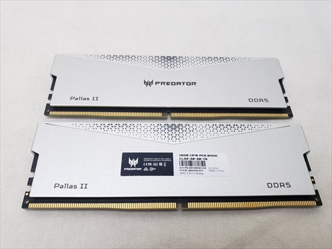 Predator Pallas II Silver [PC5-48000(DDR5 6000) 16GB 2枚組]　★こちらのメモリだけでの販売はできません、PC（弊社組立）のご注文分の場合のみご購入いただけます。★ 各サイトで併売につき売切れのさいはご容赦願います。