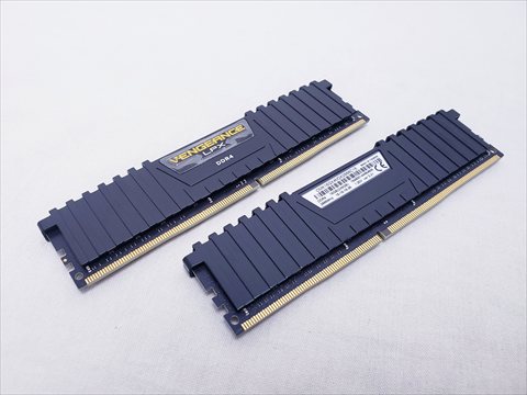 CMK16GX4M2A2666C16 /バルク 各サイトで併売につき売切れのさいはご容赦願います。