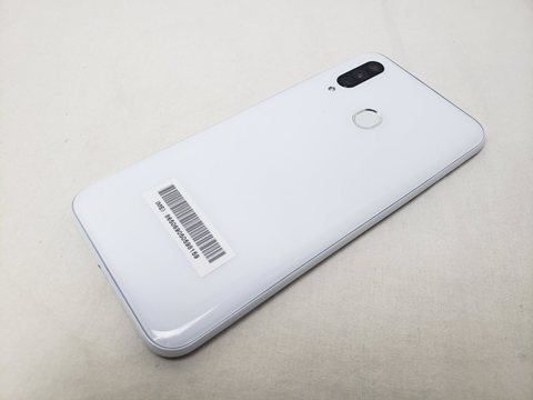 Libero 5G ホワイト /A003ZT 【SIMロック解除品】 各サイトで併売につき売切れのさいはご容赦願います。